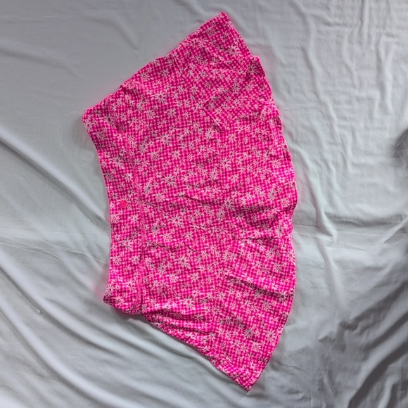 Lilly Pulitzer Corrine Luxletic skort. - Picture 7 of 7